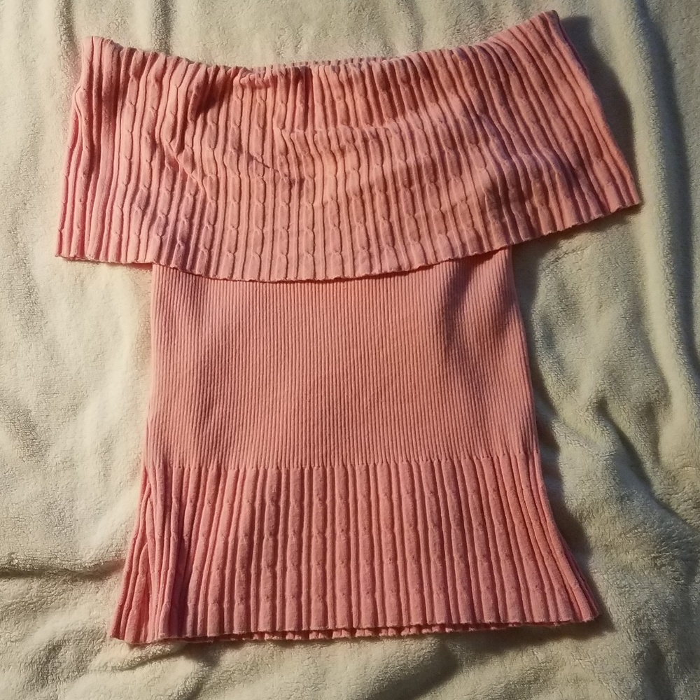 Sleeveless sweater on/off shoulder